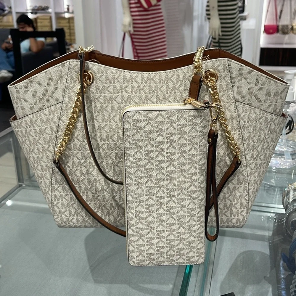 MICHAEL KORS  Jet Set Lg Shoulder Bag & JST Lg Travel CONTINENTAL wallet-wristlt